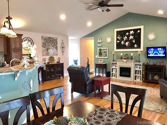 204 Springfield Drive - Photo 10