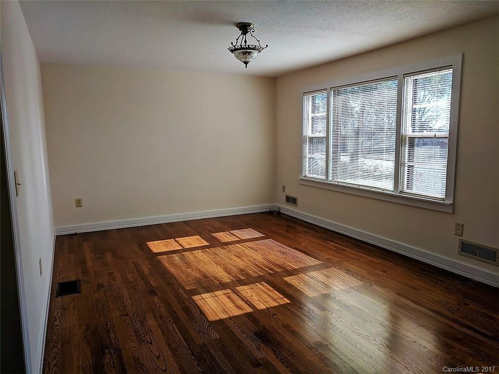 1907 George Street - Photo 5