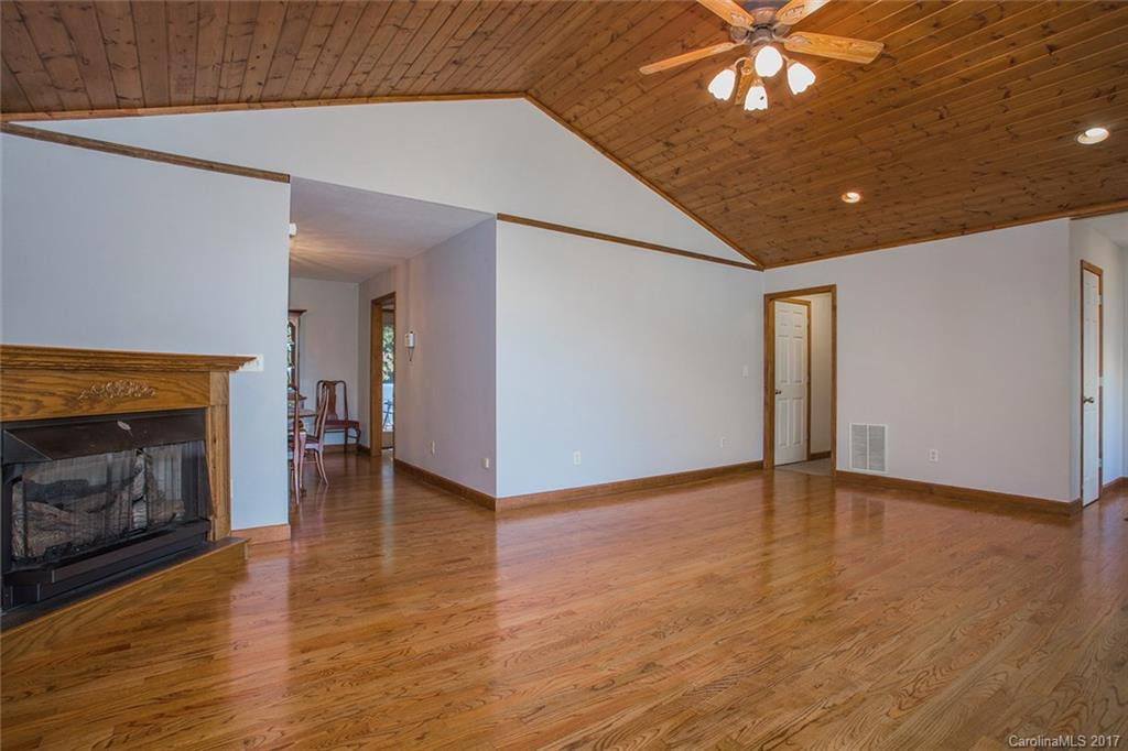 137 Spooks Branch Road - Photo 11