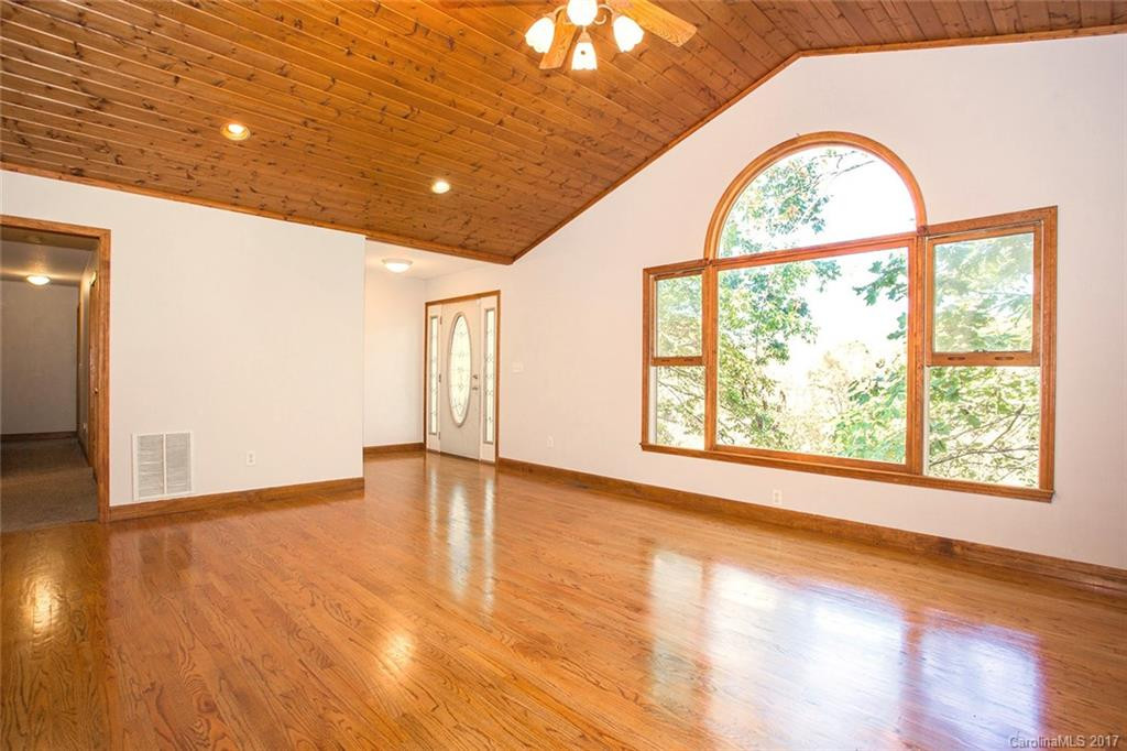 137 Spooks Branch Road - Photo 4