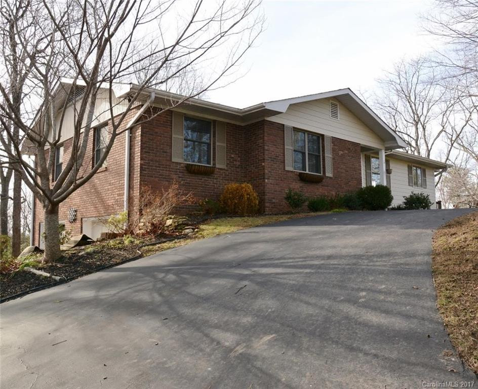 427 Deerhaven Lane
