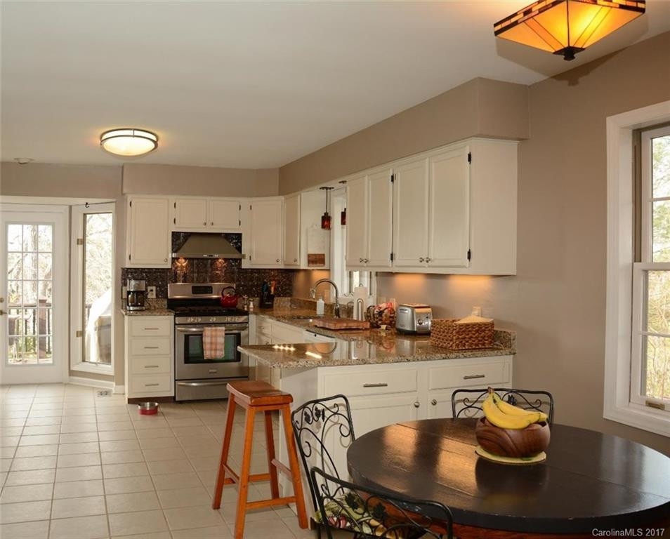 427 Deerhaven Lane - Photo 2