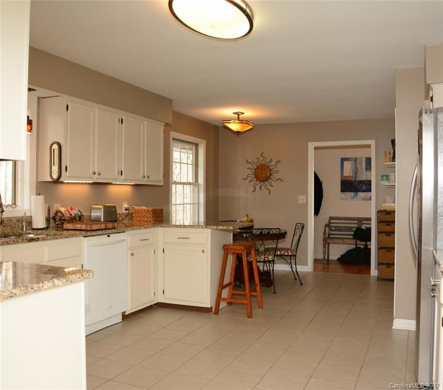 427 Deerhaven Lane - Photo 3