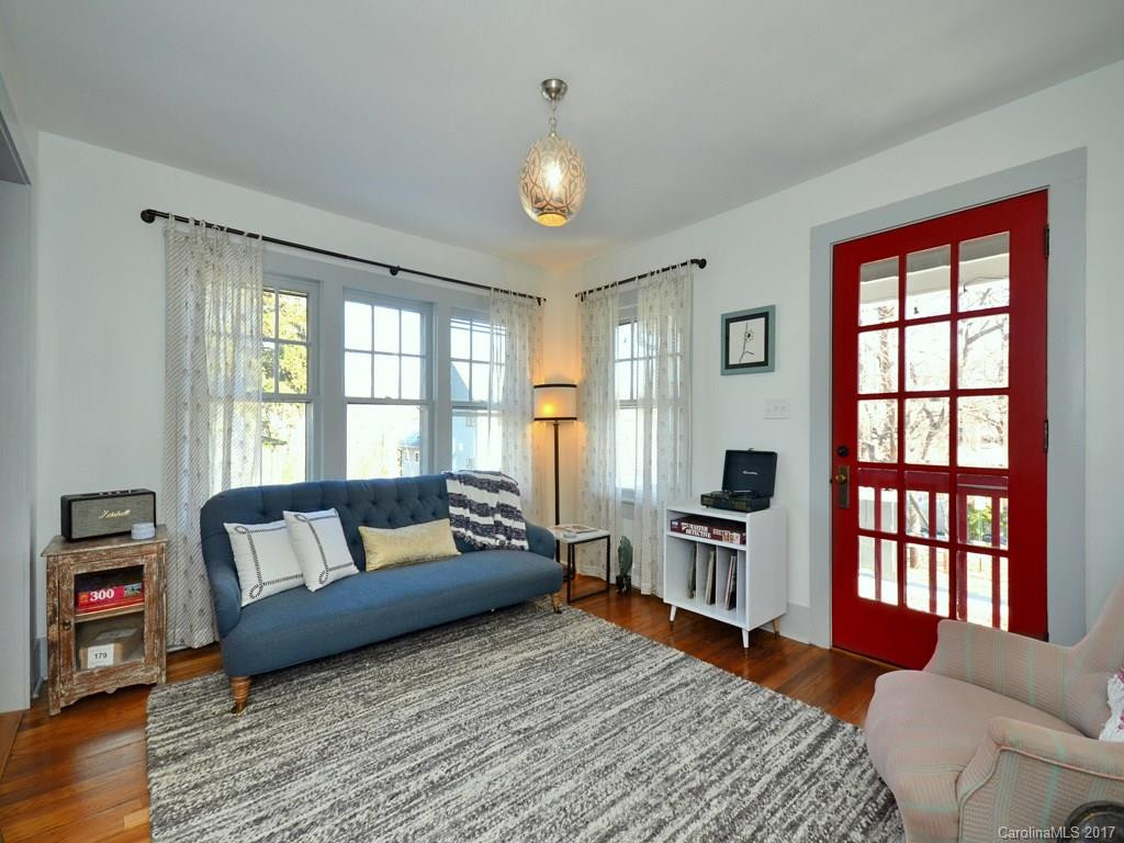 72 Woodlawn Avenue - Photo 3