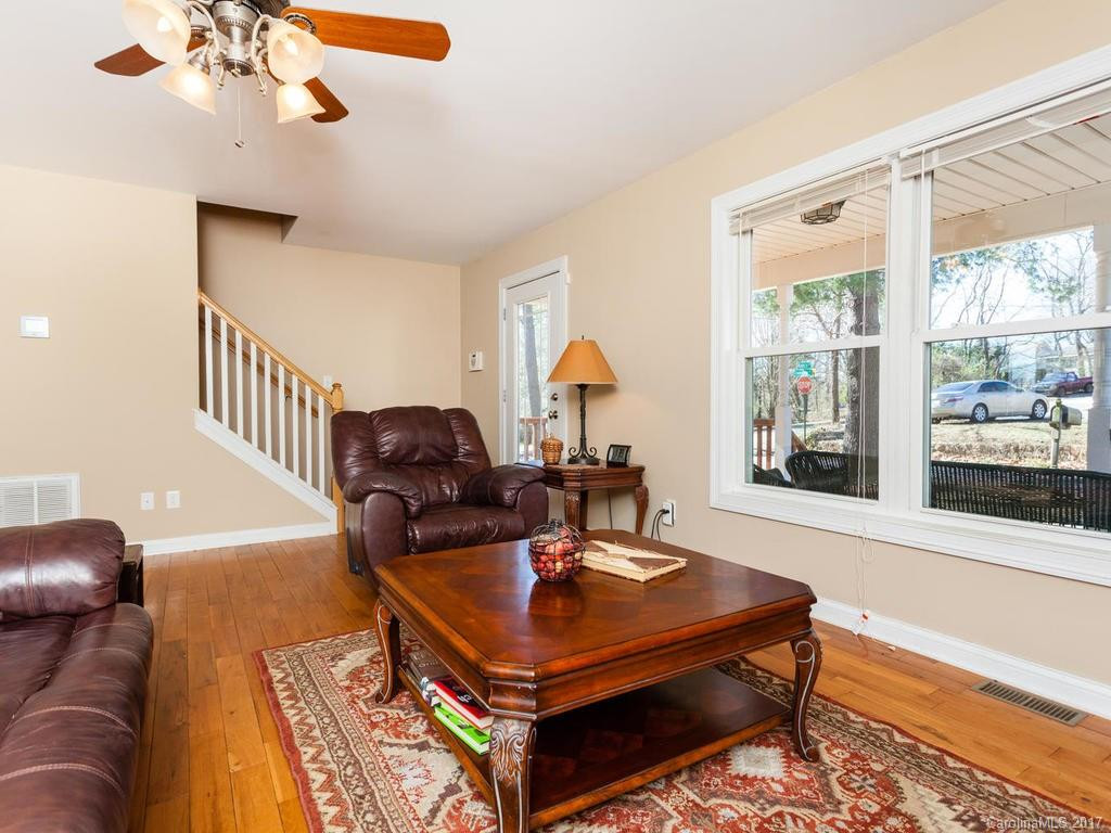 1 Townview Drive - Photo 4