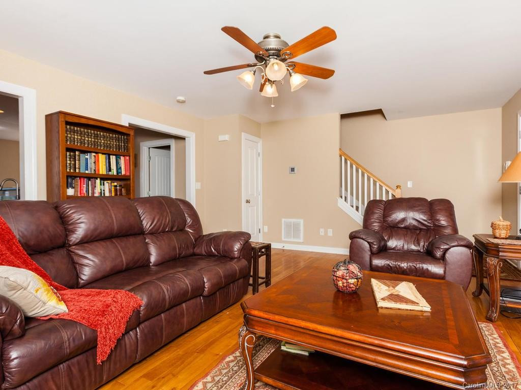 1 Townview Drive - Photo 5