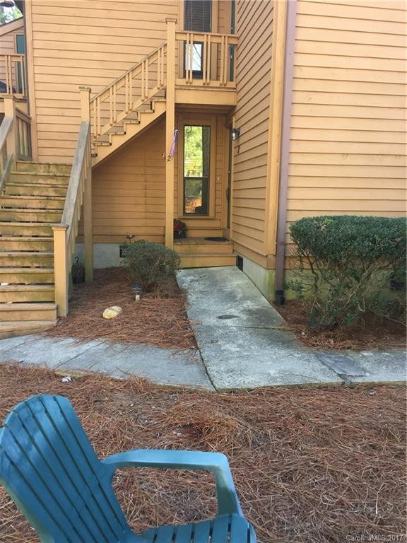 521 Courtwood Lane #2