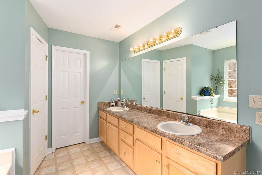 64 Carolyn Drive - Photo 11