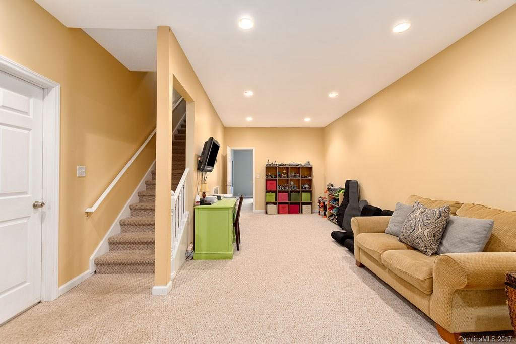 64 Carolyn Drive - Photo 12