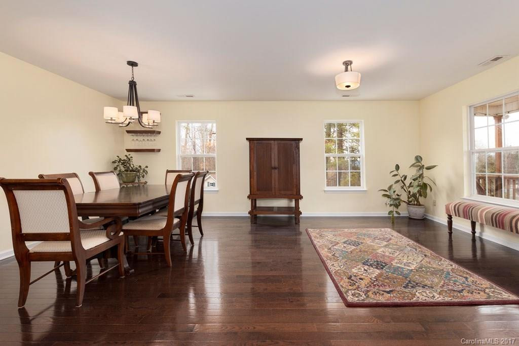 64 Carolyn Drive - Photo 3
