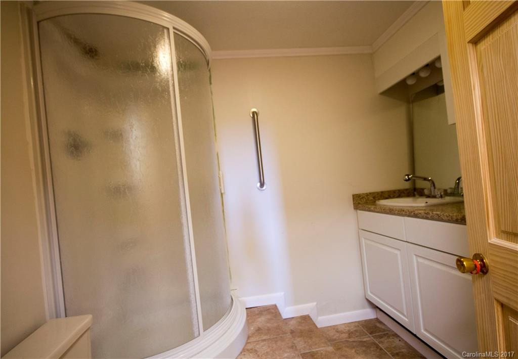 143 McCracken Street - Photo 11