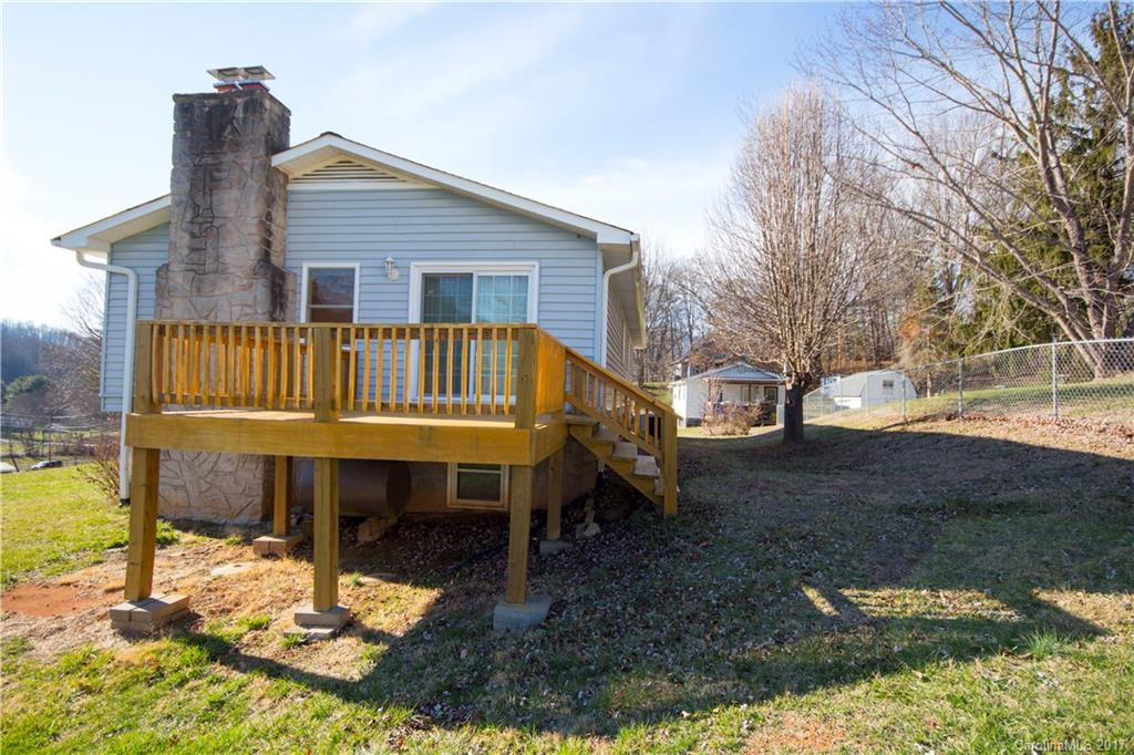 143 McCracken Street - Photo 3