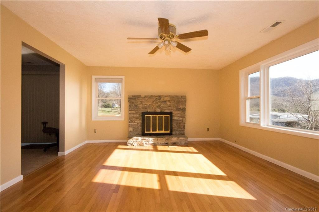143 McCracken Street - Photo 6