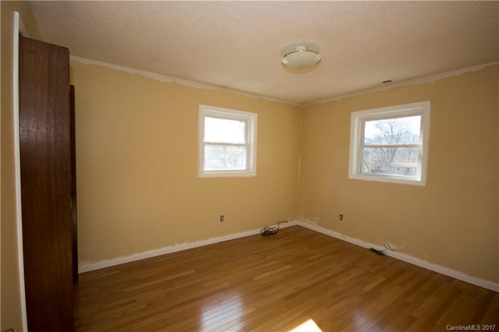 143 McCracken Street - Photo 8