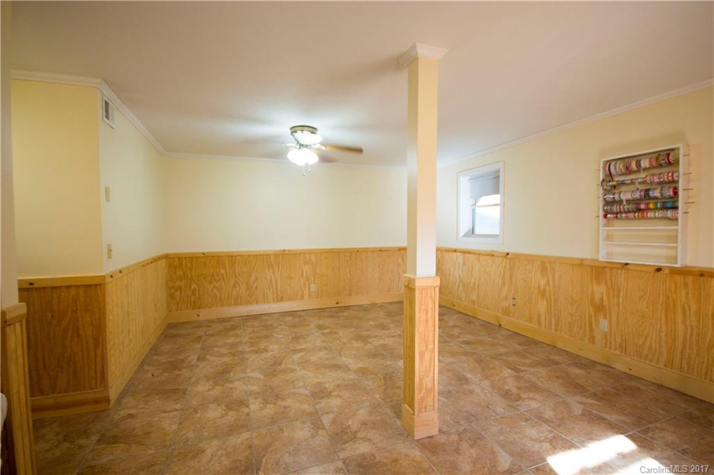 143 McCracken Street - Photo 10