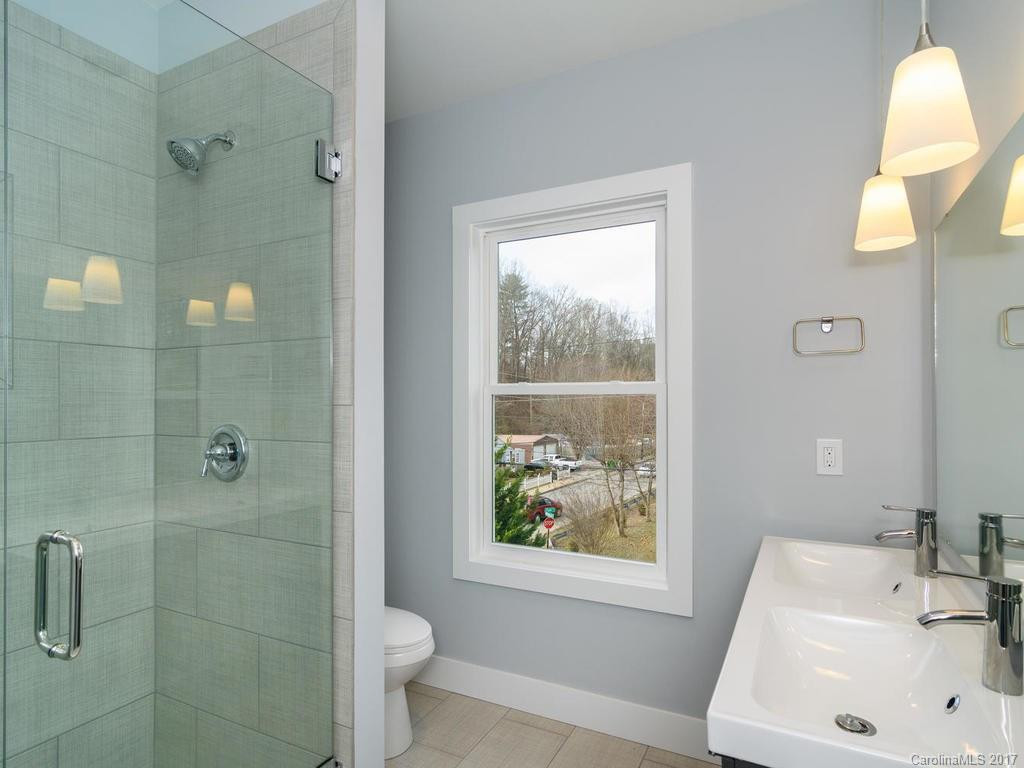 216 Wellington Street - Photo 17