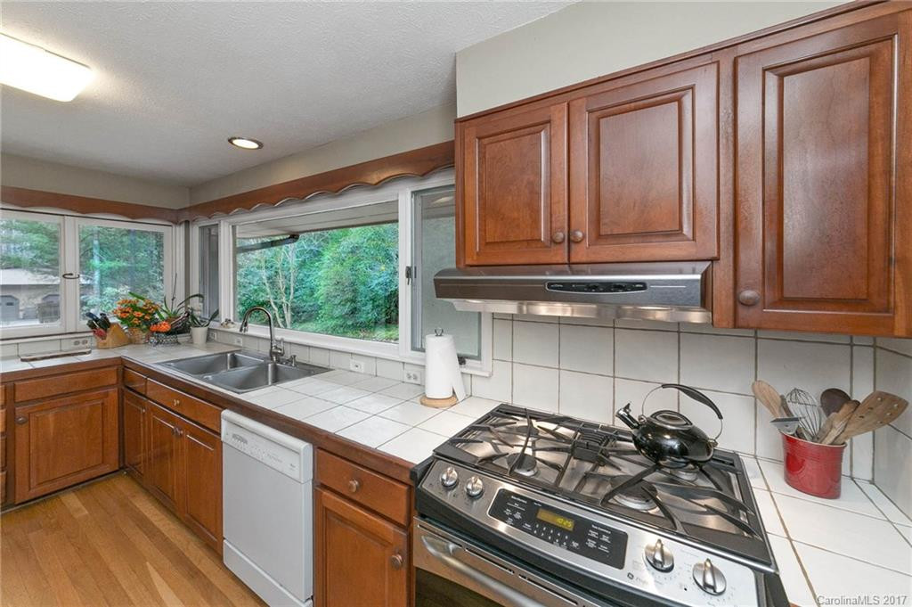 1064 Ransier Drive - Photo 11