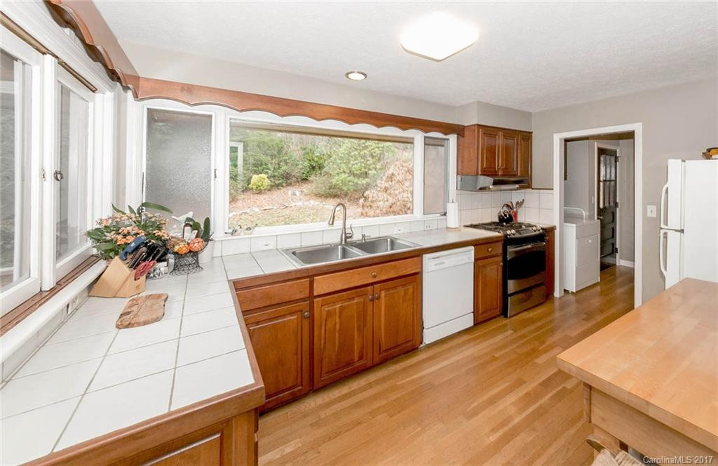 1064 Ransier Drive - Photo 10