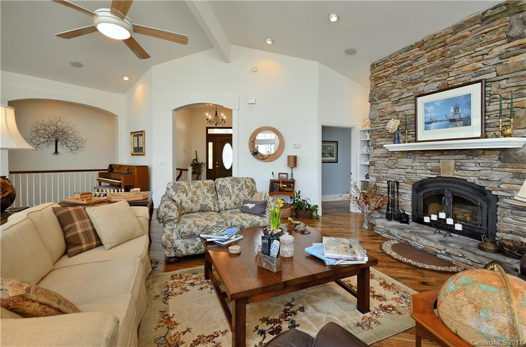33 Rocky Knob Road - Photo 3