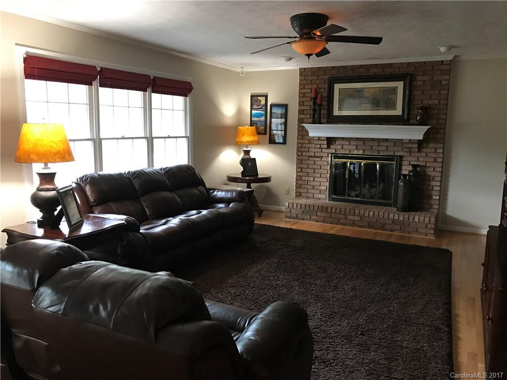 396 Viewcrest Drive #7 - Photo 2