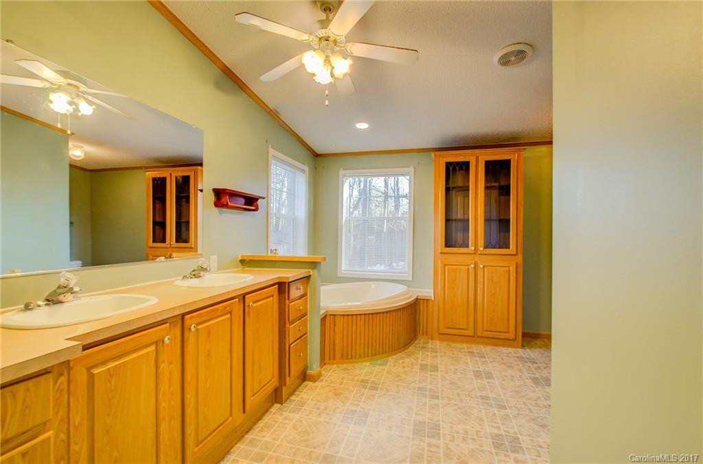 415 Upper Grassy Branch Road - Photo 16