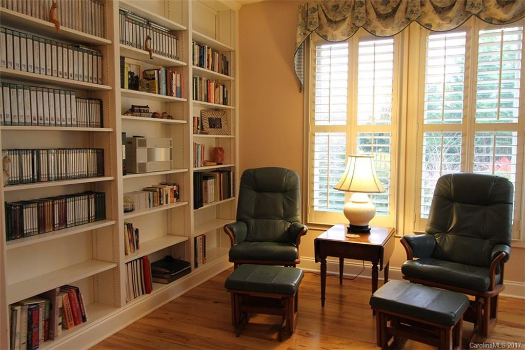 272 Southampton Road - Photo 11
