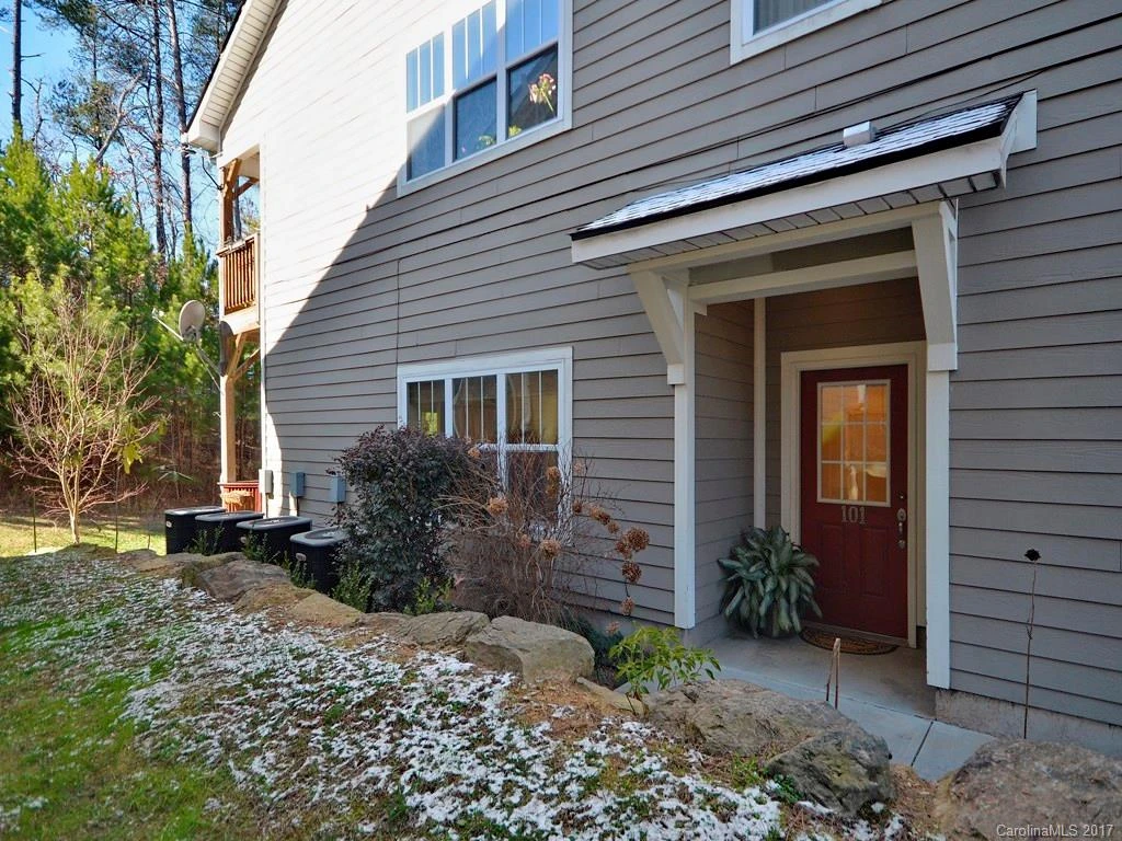 65 Foxden Drive #101