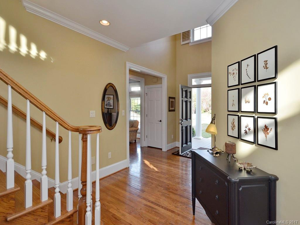 1128 Burnside Drive - Photo 2