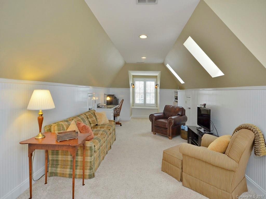 1128 Burnside Drive - Photo 14