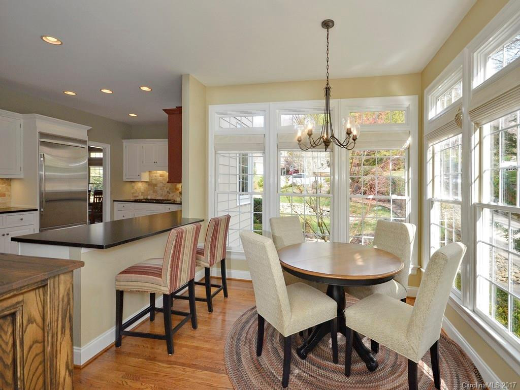 1128 Burnside Drive - Photo 9