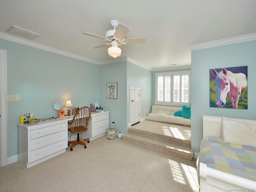1128 Burnside Drive - Photo 10