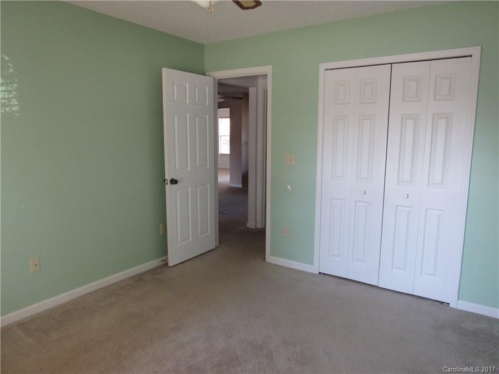 572 Woodfield Lane - Photo 11