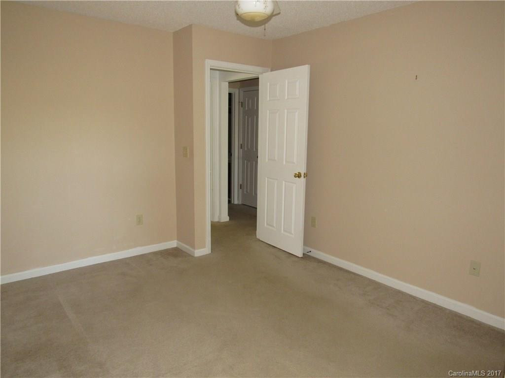 572 Woodfield Lane - Photo 13