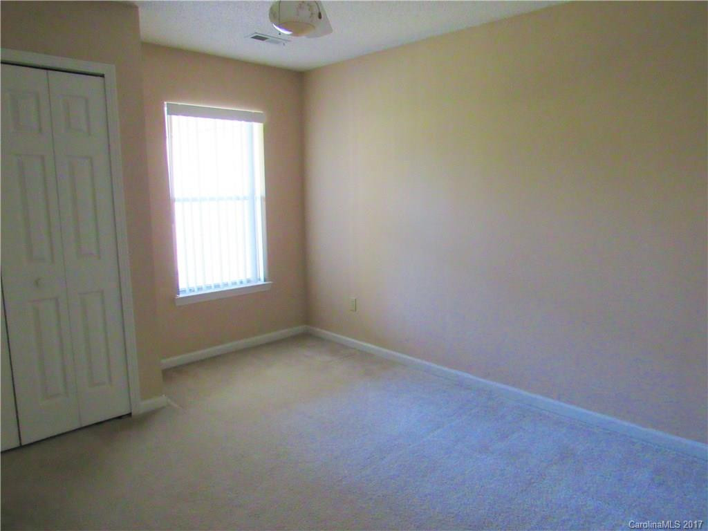 572 Woodfield Lane - Photo 14