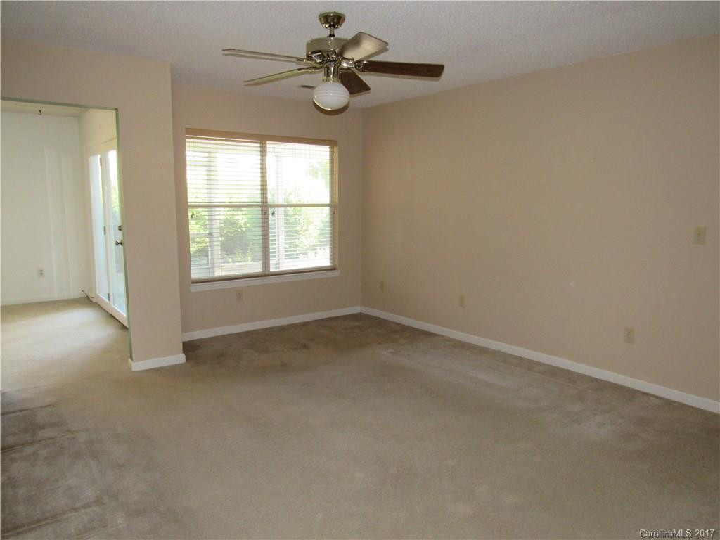 572 Woodfield Lane - Photo 6