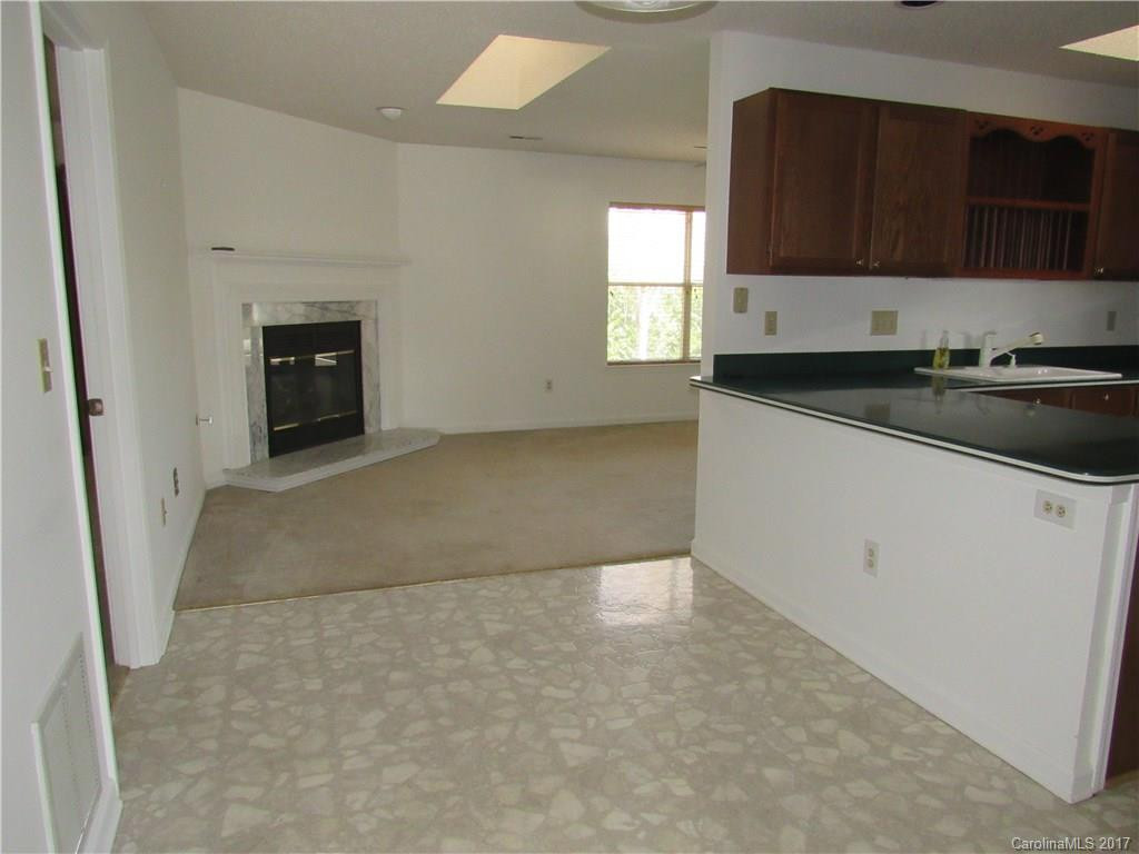 572 Woodfield Lane - Photo 7