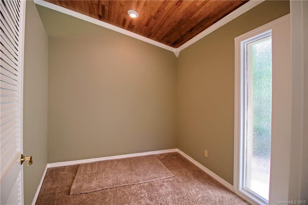 422 Deerhaven Lane - Photo 17