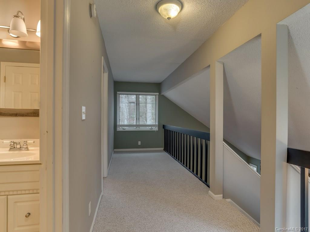 107 Garden Court - Photo 12