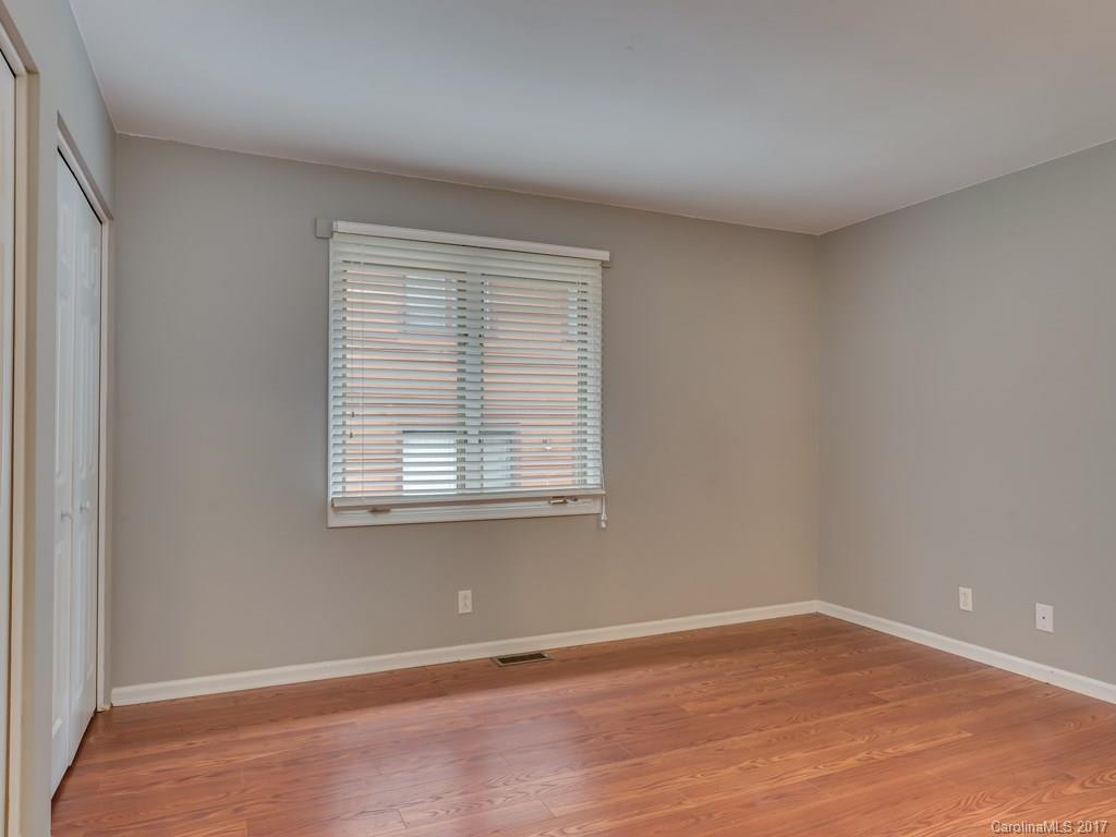 107 Garden Court - Photo 13