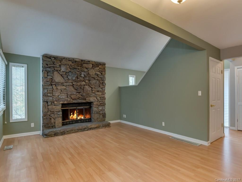 107 Garden Court - Photo 3