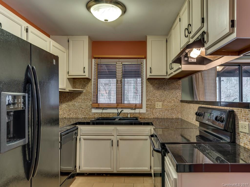 107 Garden Court - Photo 5
