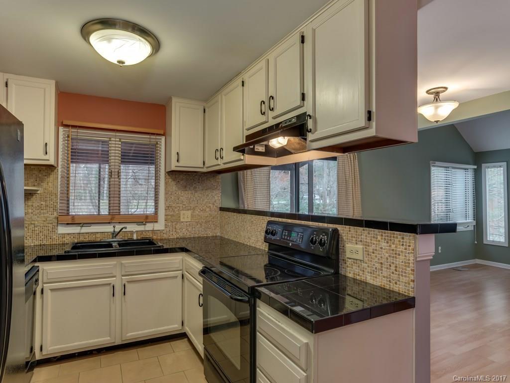 107 Garden Court - Photo 6