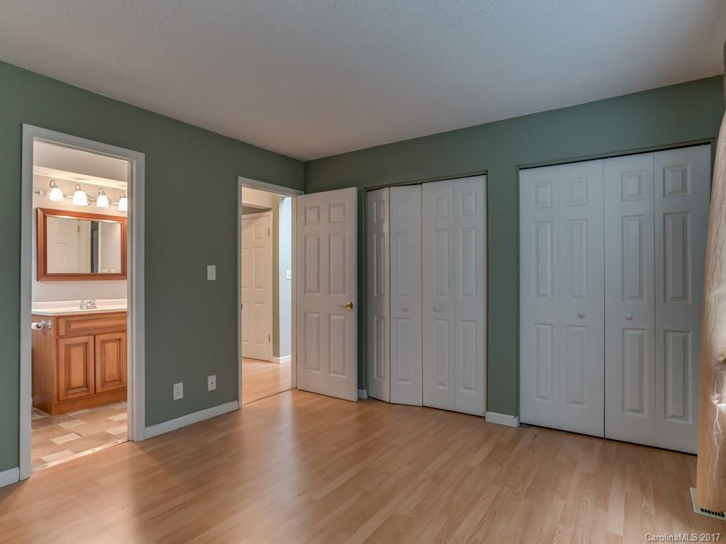 107 Garden Court - Photo 10