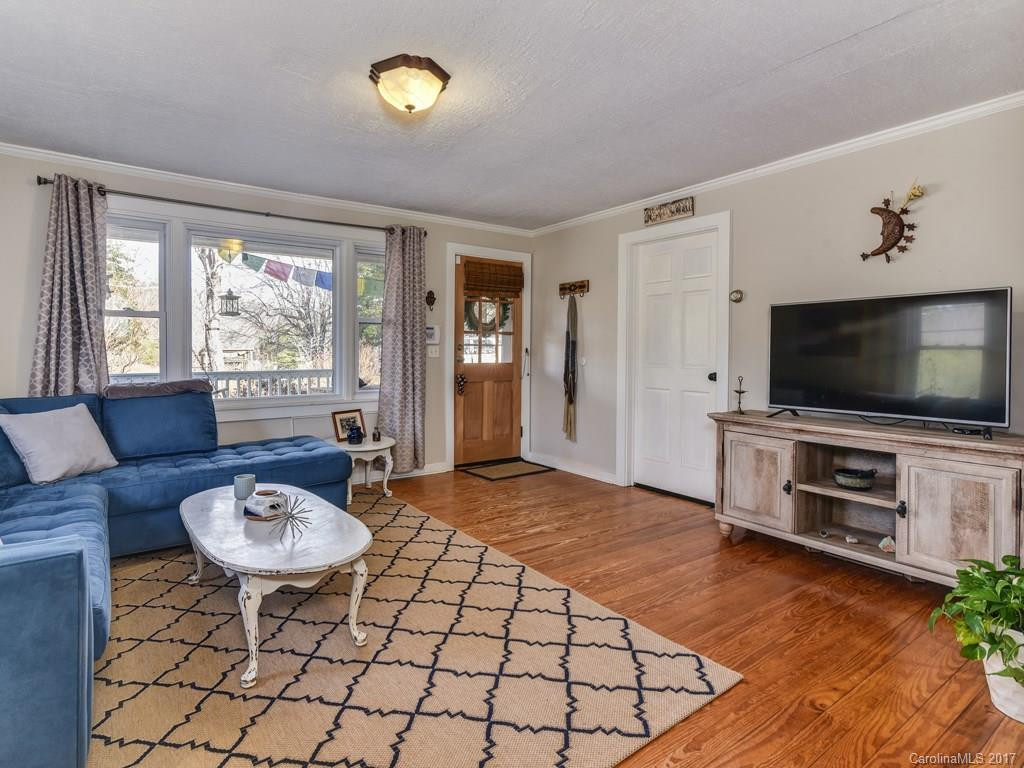 16 Jenkins Valley Road - Photo 4