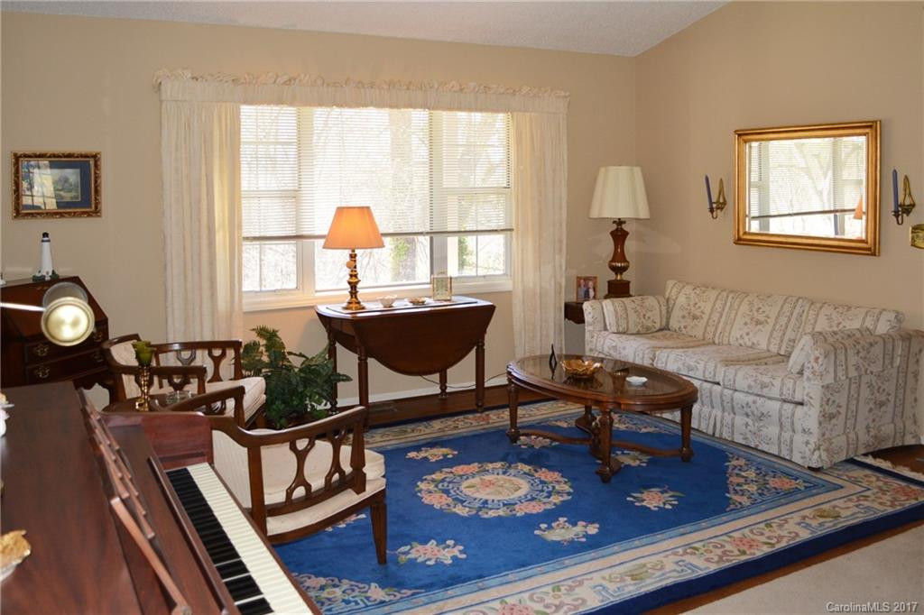 26 Chariot Court - Photo 5