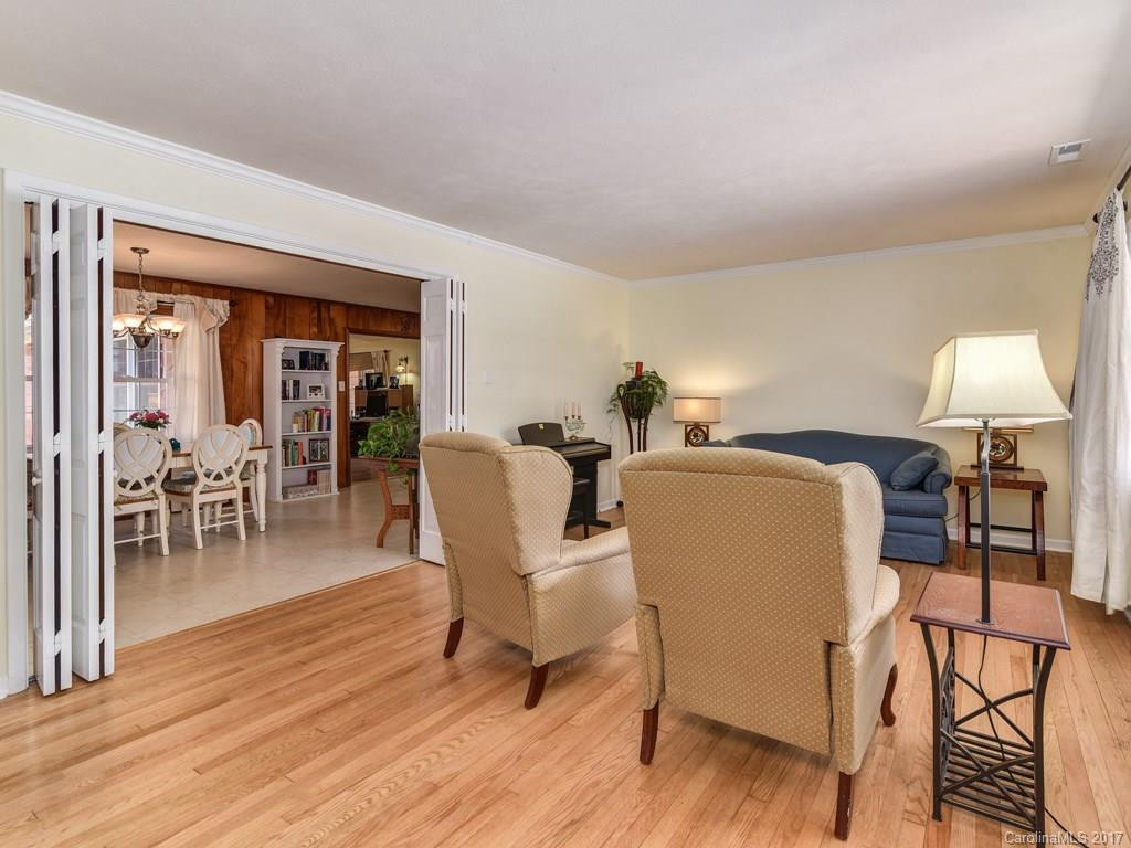 139 Springside Road - Photo 4