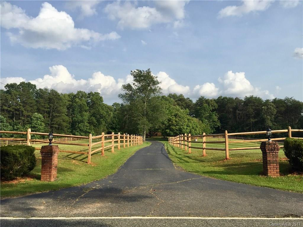 3111 Collinsville Road