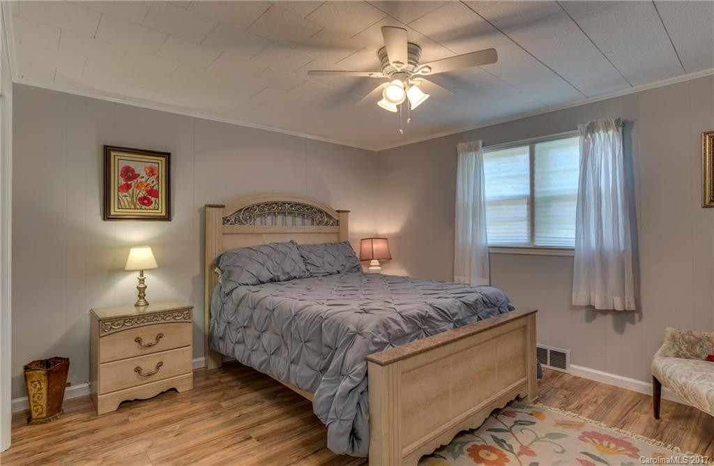 3111 Collinsville Road - Photo 13