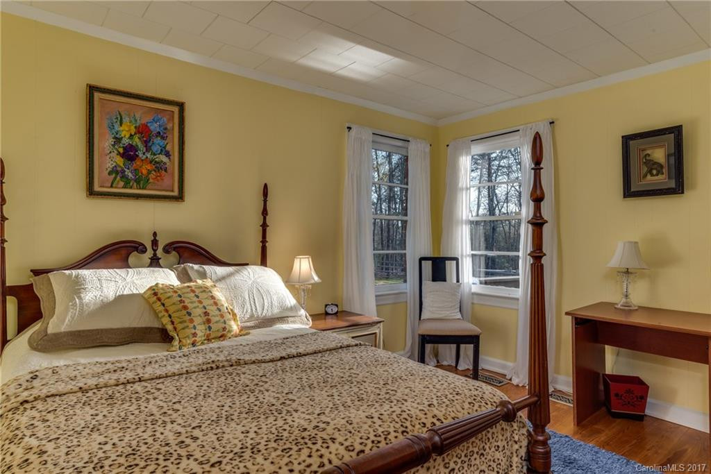 3111 Collinsville Road - Photo 17