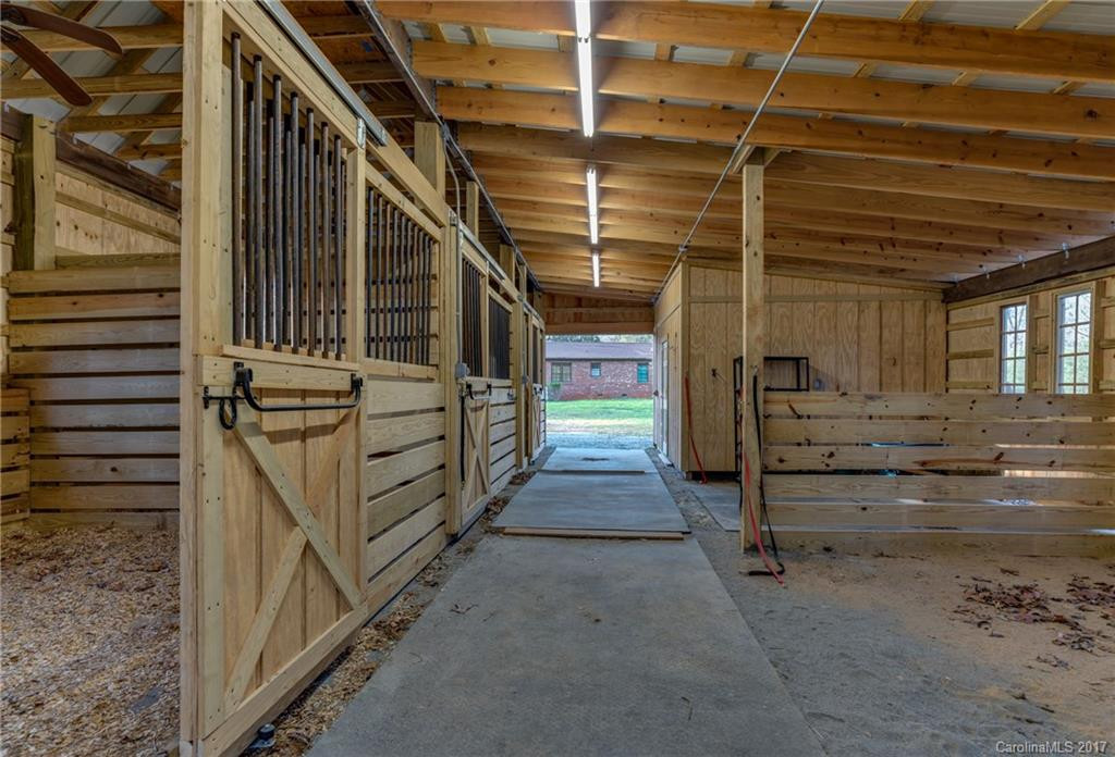 3111 Collinsville Road - Photo 21